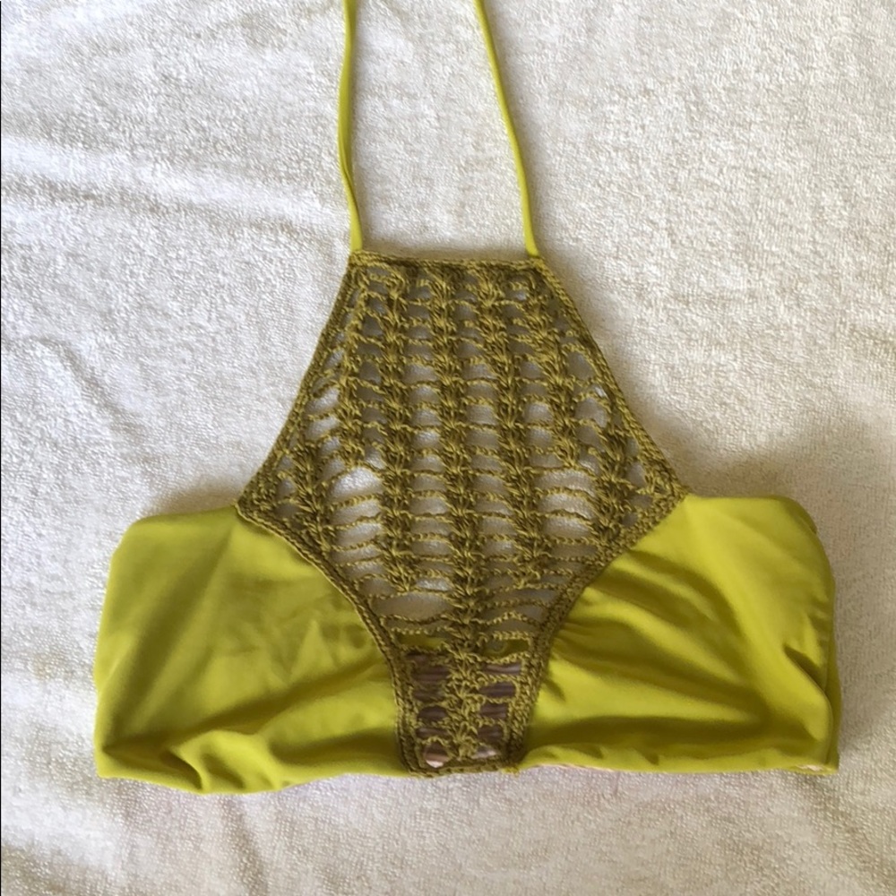 2014 Acacia Pikake top.